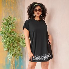 Платье-футболка размера плюс с цветочным принтом Shein