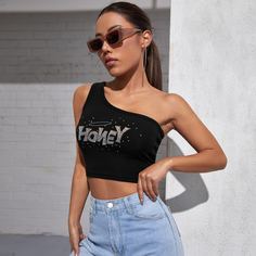 Короткий топ на одно плечо со стразами Shein