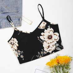 Короткий топ с цветочным принтом Shein