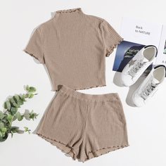 Футболка с воротником-стойкой и шорты Shein