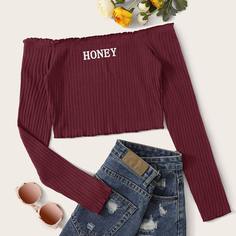 Трикотажный топ с открытыми плечами и текстовым принтом Shein