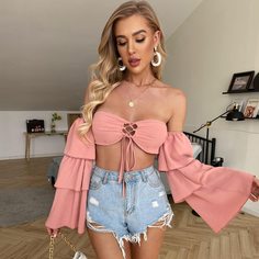 Кроп топ с открытыми плечами Shein