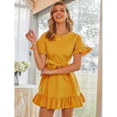 Однотонное расклешенное платье с поясом Shein