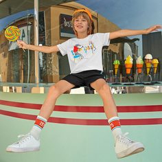 Футболка с мультипликационным принтом и шорты для мальчиков Shein