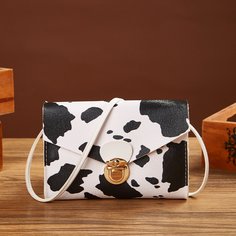 Сумка через плечо с коровьим узором Shein