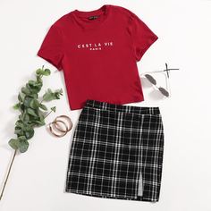 Футболка с текстовым принтом и юбка в клетку Shein