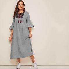 Полосатое платье с оригинальным рукавом, вышивкой и завязкой на шее Shein