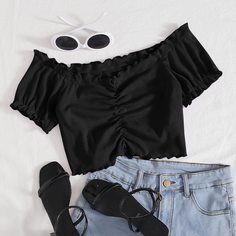 Топ с открытыми плечами и оригинальной отделкой Shein