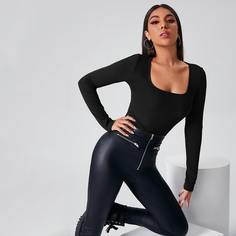 Трикотажная футболка с квадратным воротником Shein