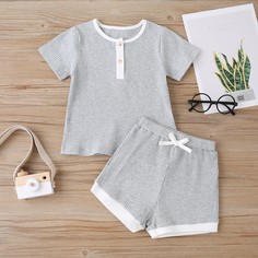 Футболка с контрастной отделкой и шорты для девочек Shein