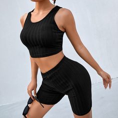 Трикотажная майка и байкерские шорты Shein