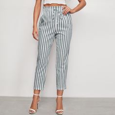 Короткие брюки в полоску с узлом Shein