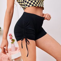 Черный на кулиске Одноцветный Повседневный Шорты Shein