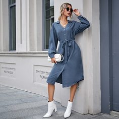 Платье с поясом и оригинальным рукавом Shein