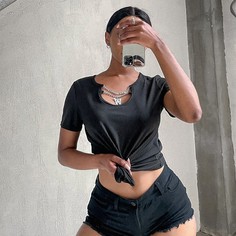 Трикотажная футболка с цепоской Shein