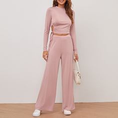 Короткая футболка с узлом и широкие брюки Shein