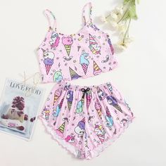 Волнистый край Мультяшный принт милый Пижама Shein