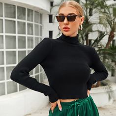 Вязаный кроп свитер в рубчик Shein