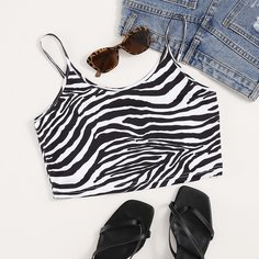 Короткая слинг-футболка в полоску зебры Shein