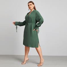 Платье размера плюс с разрезом и поясом Shein