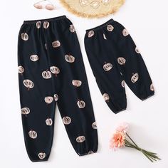 Брюки с графическим принтом Shein