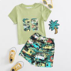 Футболка и шорты с принтом машины для мальчиков Shein