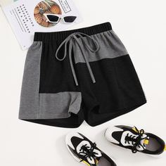 Контрастные спортивные шорты с узлом Shein