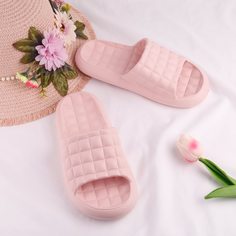 Шлепанцы с тиснением в клетку Shein