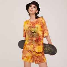 Топ с графическим принтом и шорты с принтом тай-дай Shein