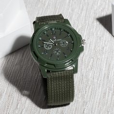 Армейский зеленый Спортивный Мужские часы Shein