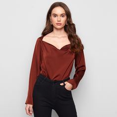 Однотонный топ с воротником-сердечком Shein