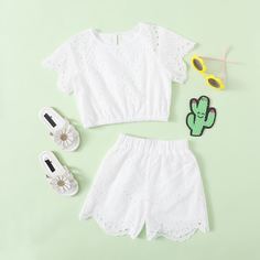 Шорты и блузка с ажурной вышивкой для девочек Shein