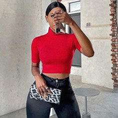 Короткая футболка с высоким воротником Shein