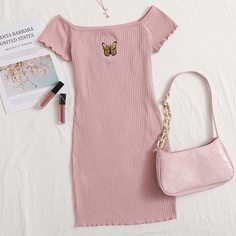 Трикотажное платье с вышивкой и оригинальной отделкой Shein