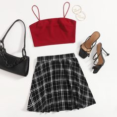 Однотонный короткий топ на бретельках и юбка в клетку Shein