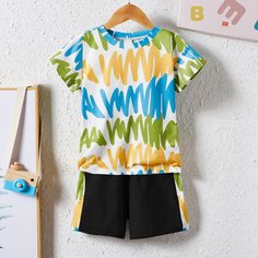 Шорты и футболка с графическим принтом для мальчиков Shein