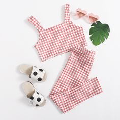 Короткая майка и леггинсы с принтом "хаундстут" для девочек Shein