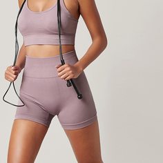 Однотонные спортивные шорты Shein