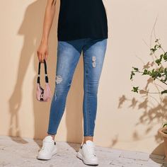 Рваные джинсы для беременных Shein