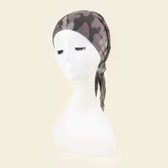 Шапка с камуфляжным узором Shein