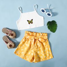 Майка и шорты с поясом, принтом бабочки для девочек Shein