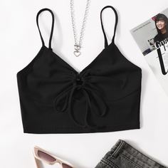 Короткий топ на подтяжках с передним узлом Shein