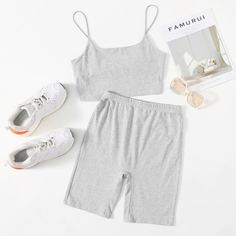 Однотонная майка и велошорты Shein