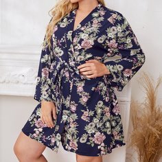 Халат размера плюс с поясом и цветочным принтом Shein