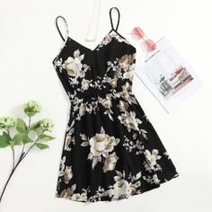 Платье на бретельках с цветочным принтом Shein