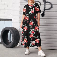 Платье-футболка размера плюс с цветочным принтом Shein
