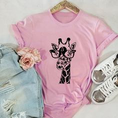 Футболка с принтом жирафы Shein
