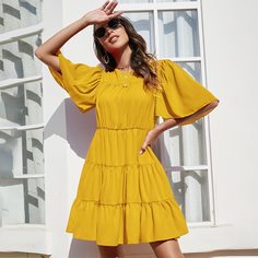 Однотонное платье с оригинальным рукавом Shein