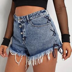 Джинсовые шорты с бахромой и шнурках Shein