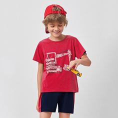 Шорты и футболка с текстовым принтом для мальчиков Shein